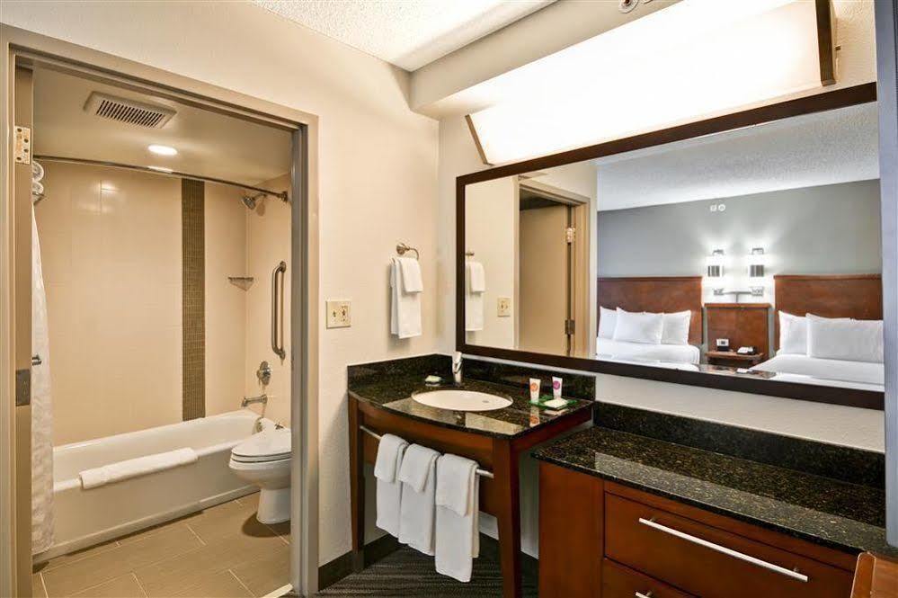 Hyatt Place Charlotte Arrowood Exterior photo